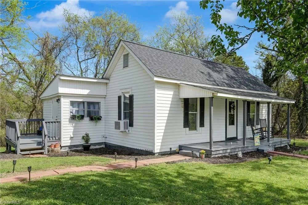 1723 E Meadow Road Eden, NC 27288