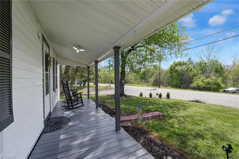1723 E Meadow Road Eden, NC 27288