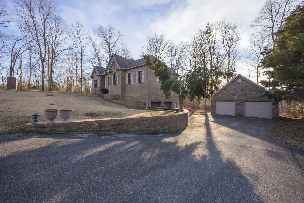40 Pine Cv Parsons, TN 38363