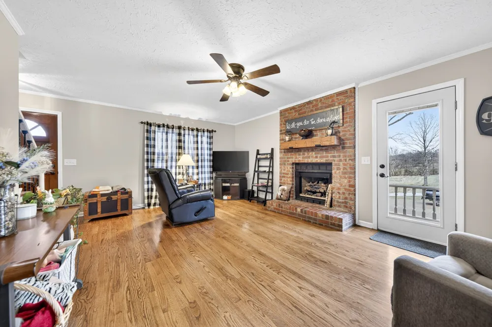 3146 Old Greenbrier Pike Greenbrier, TN 37073