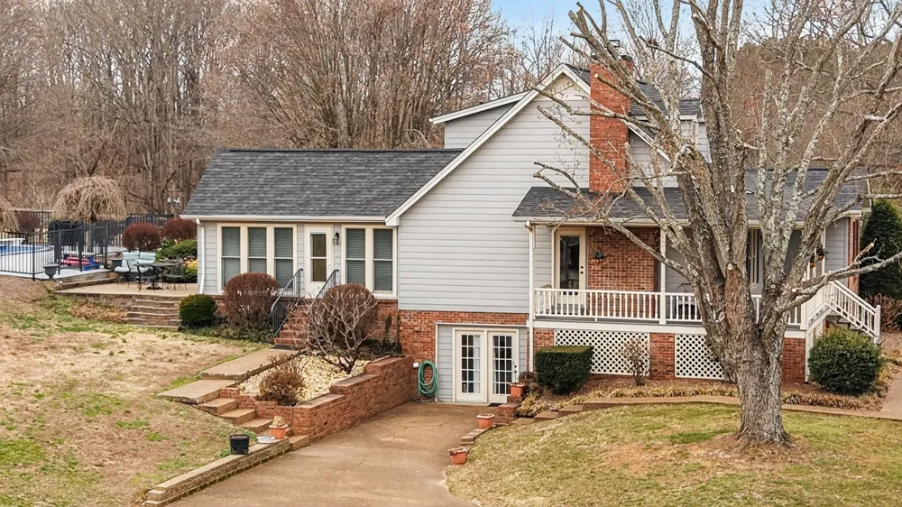 3146 Old Greenbrier Pike Greenbrier, TN 37073