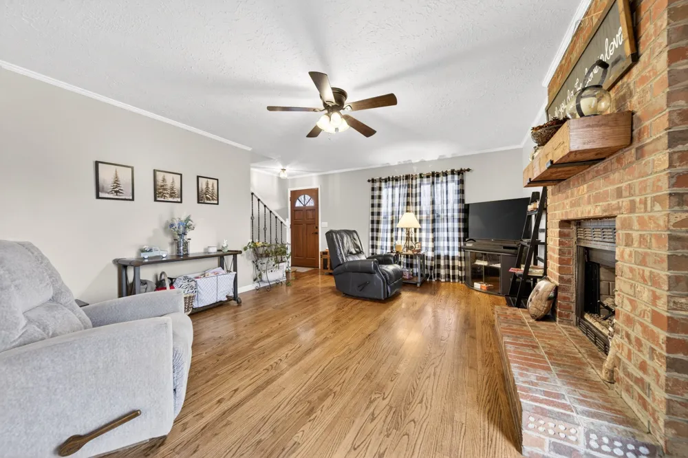 3146 Old Greenbrier Pike Greenbrier, TN 37073