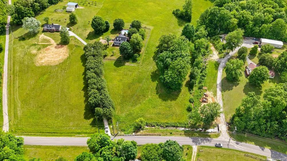 3146 Old Greenbrier Pike Greenbrier, TN 37073