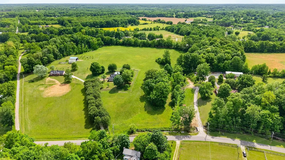 3146 Old Greenbrier Pike Greenbrier, TN 37073