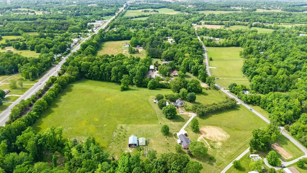 3146 Old Greenbrier Pike Greenbrier, TN 37073