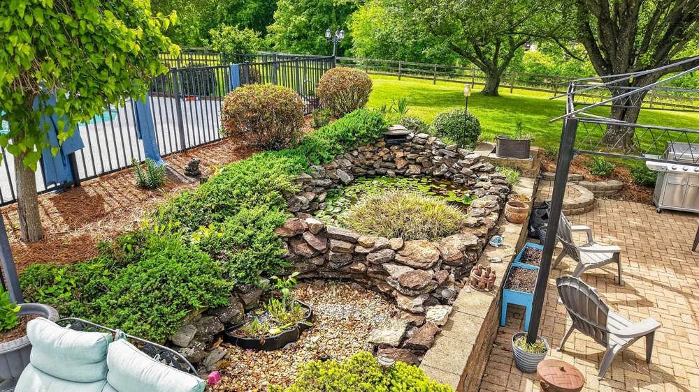 3146 Old Greenbrier Pike Greenbrier, TN 37073