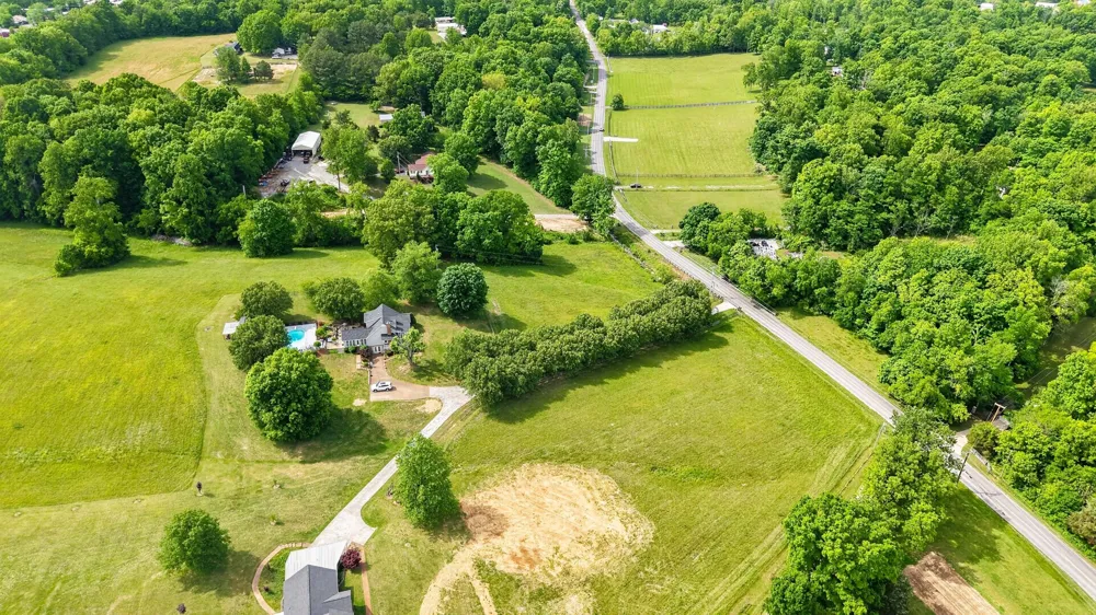 3146 Old Greenbrier Pike Greenbrier, TN 37073