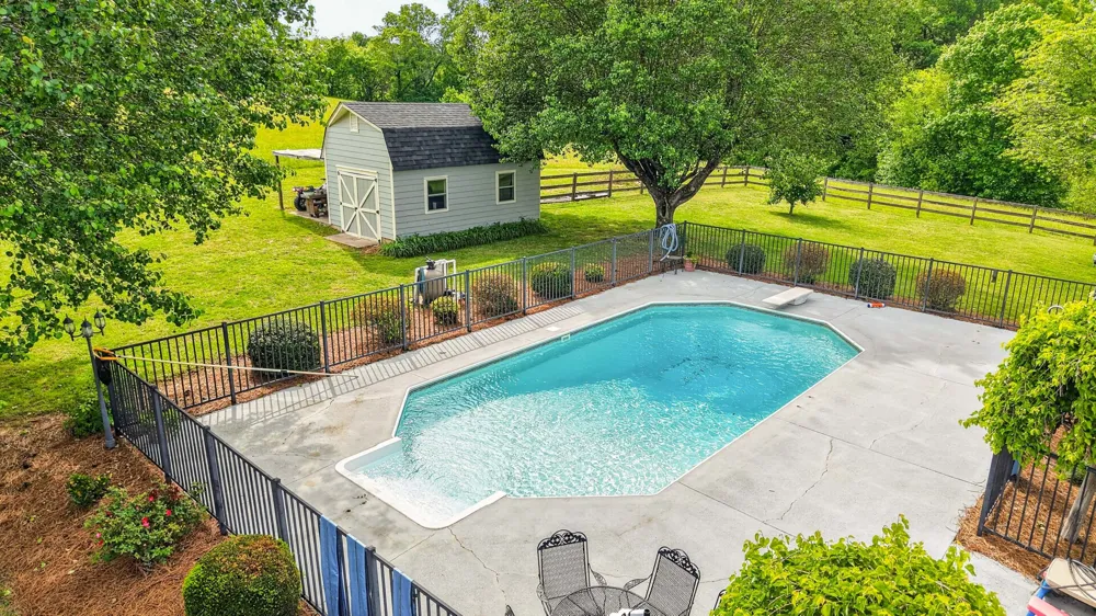 3146 Old Greenbrier Pike Greenbrier, TN 37073