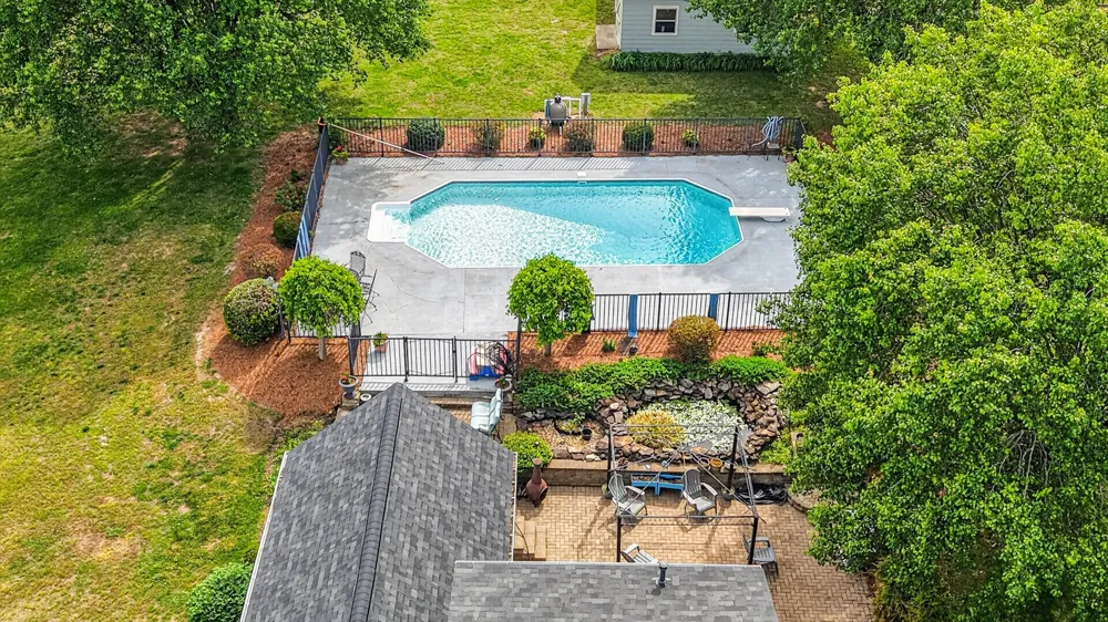 3146 Old Greenbrier Pike Greenbrier, TN 37073