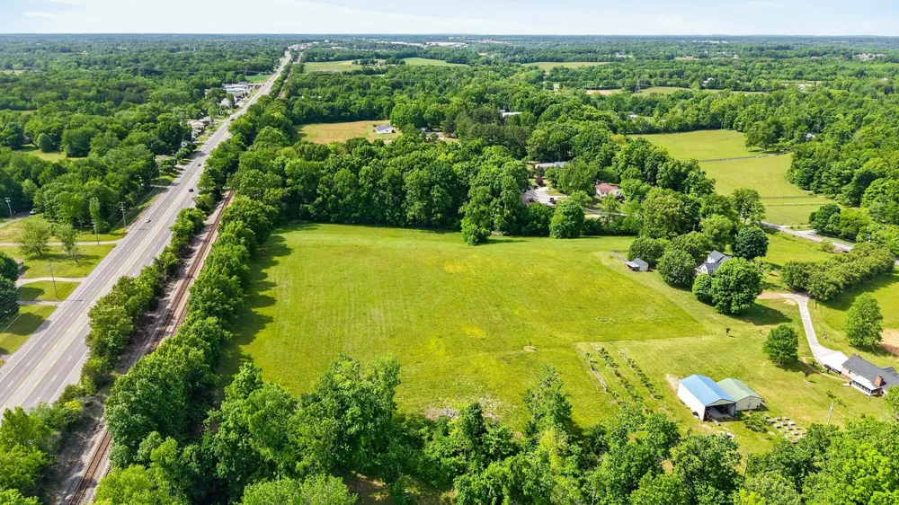 3146 Old Greenbrier Pike Greenbrier, TN 37073