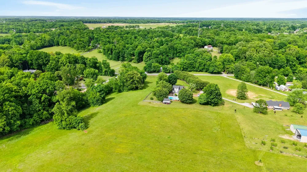 3146 Old Greenbrier Pike Greenbrier, TN 37073