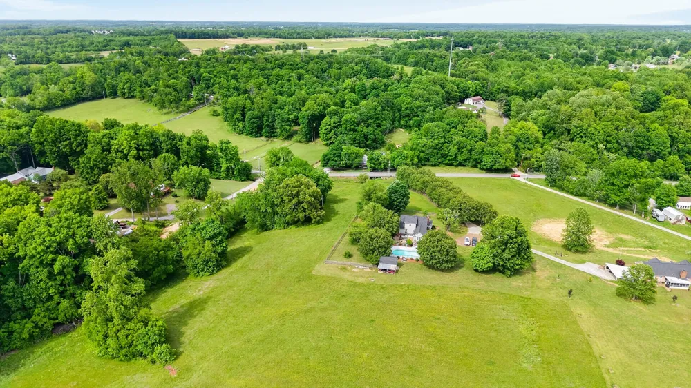 3146 Old Greenbrier Pike Greenbrier, TN 37073