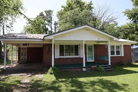 123 N MAGNOLIA ST