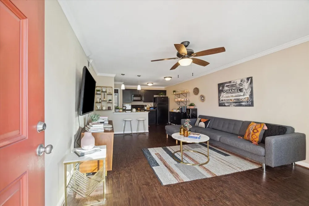 1600 W T C Jester Boulevard #35 Houston, TX 77008