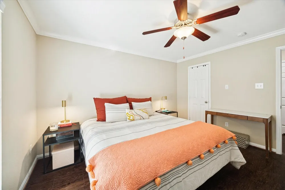 1600 W T C Jester Boulevard #35 Houston, TX 77008