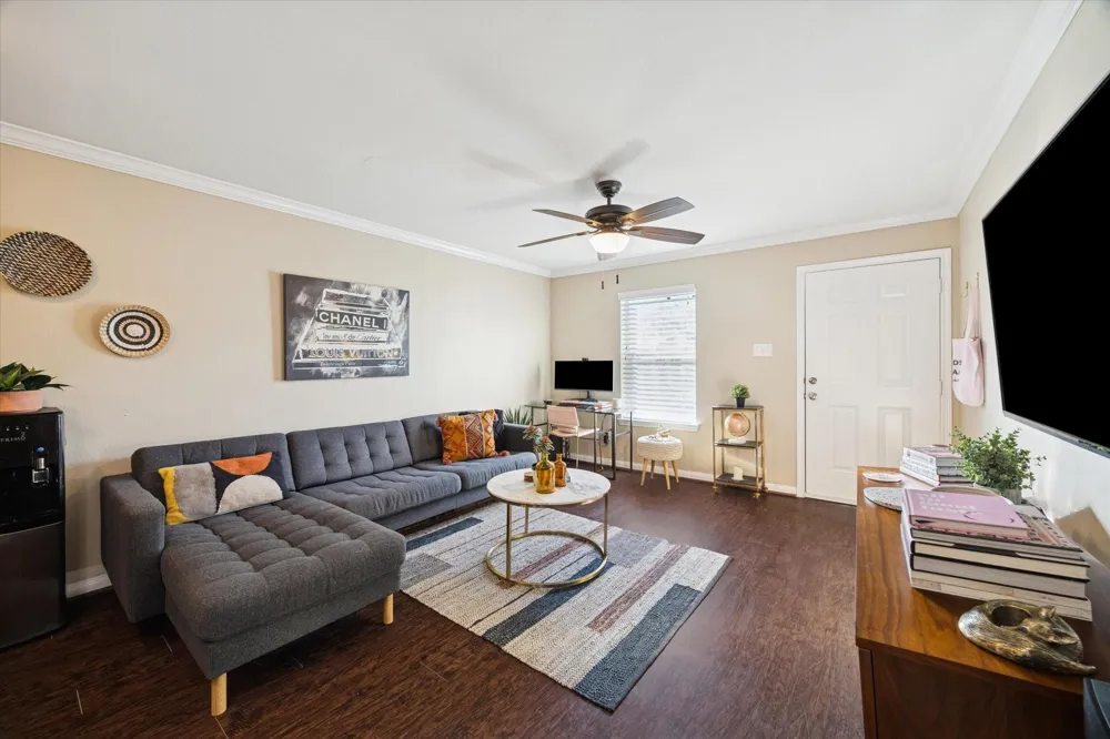 1600 W T C Jester Boulevard #35 Houston, TX 77008