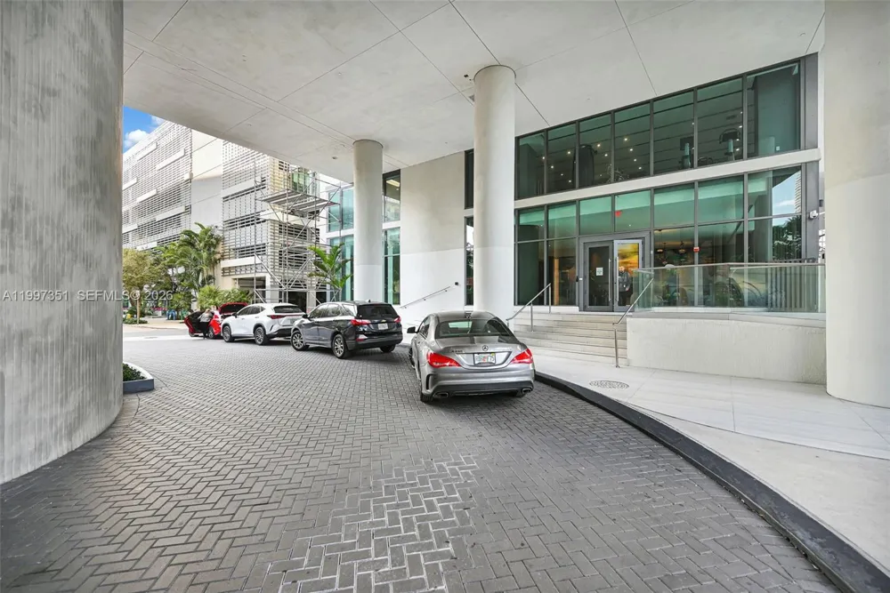 460 NE 28th St #2908 Miami, FL 33137
