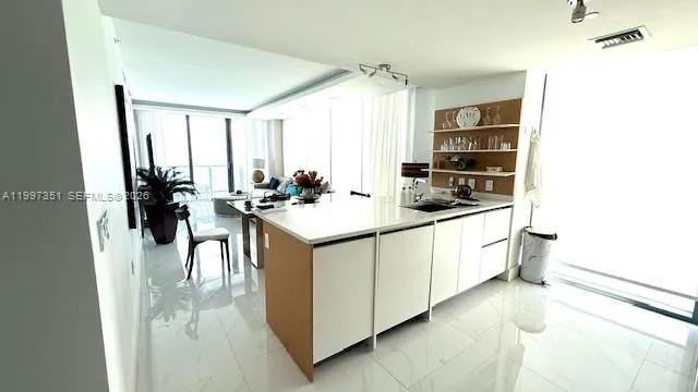 460 NE 28th St #2908 Miami, FL 33137