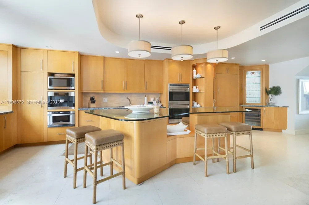 201 Crandon Blvd #174 Key Biscayne, FL 33149