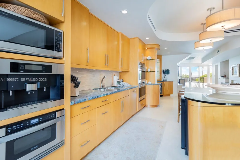 201 Crandon Blvd #174 Key Biscayne, FL 33149