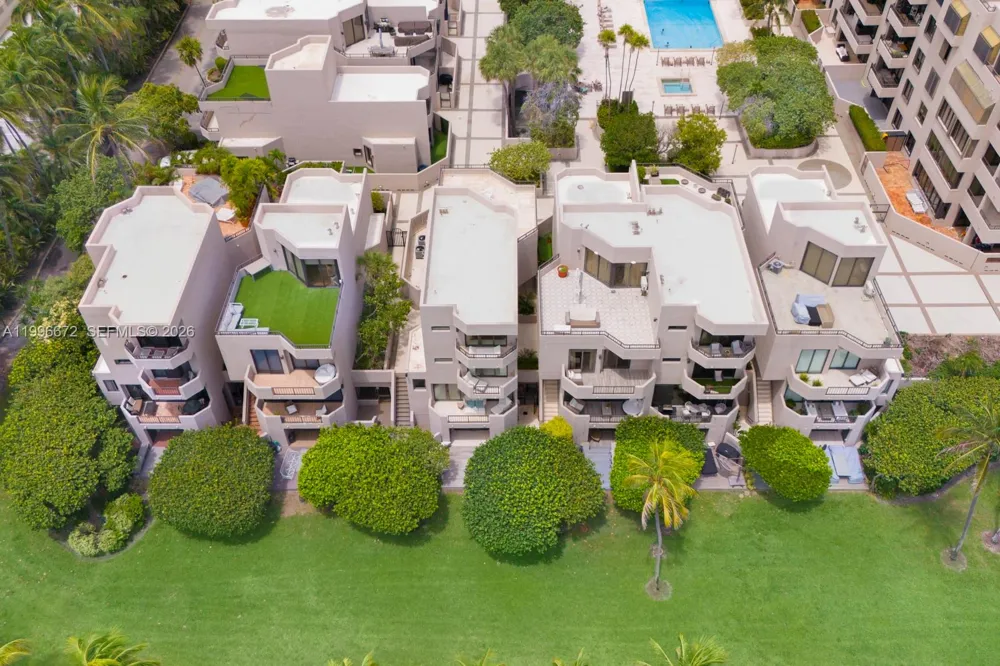 201 Crandon Blvd #174 Key Biscayne, FL 33149