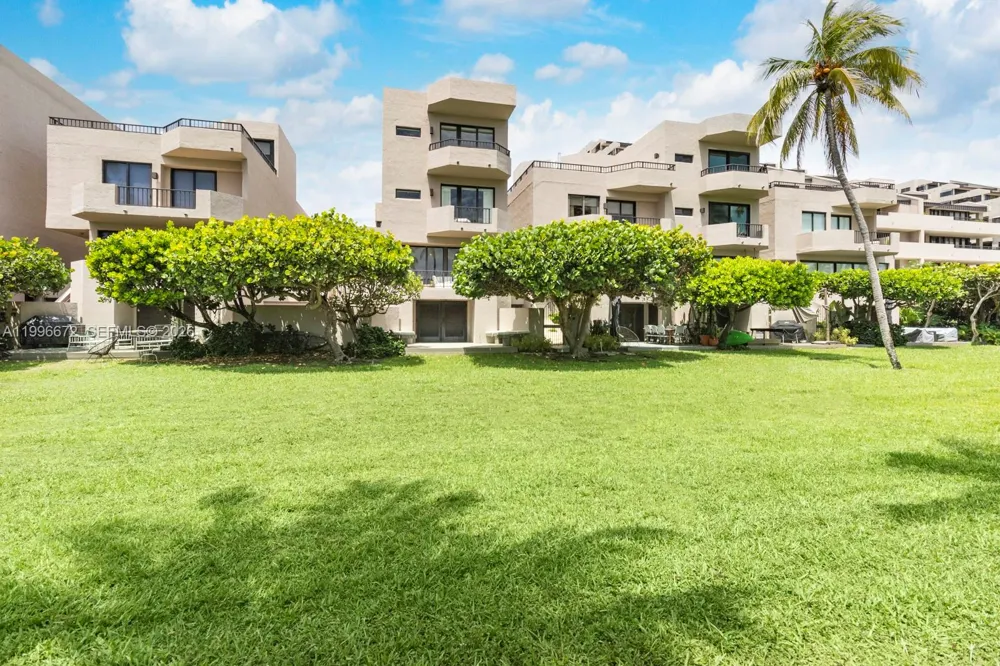 201 Crandon Blvd #174 Key Biscayne, FL 33149