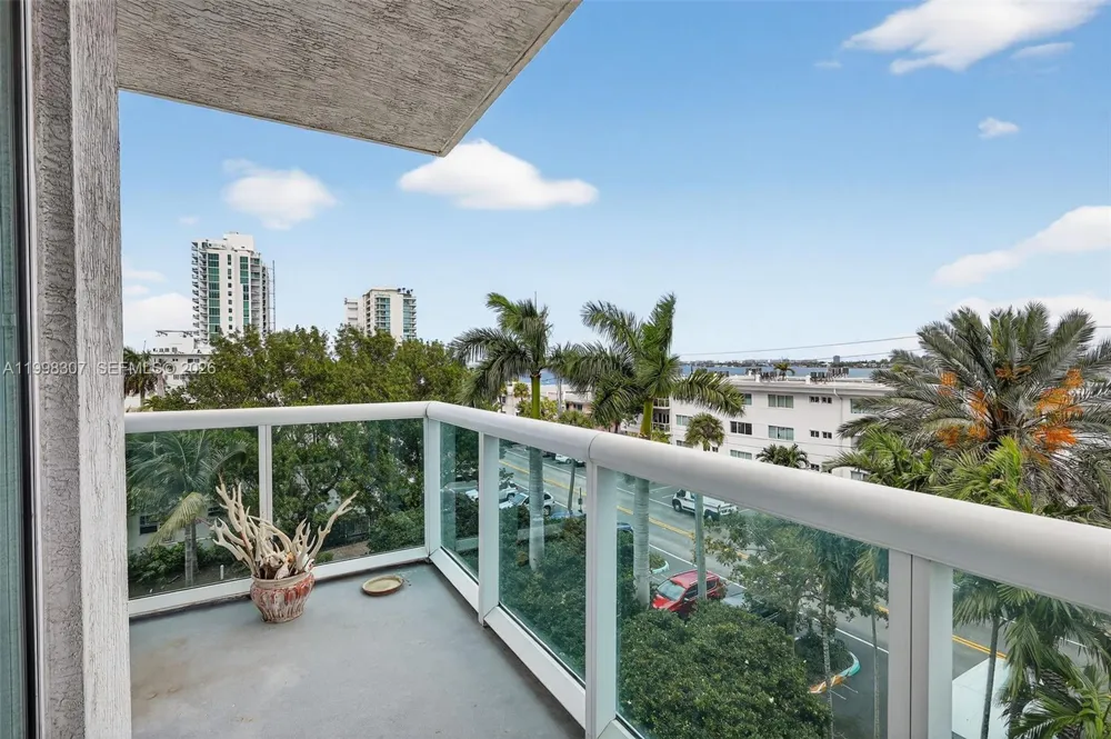 7910 Harbor Island Dr #406 North Bay Village, FL 33141