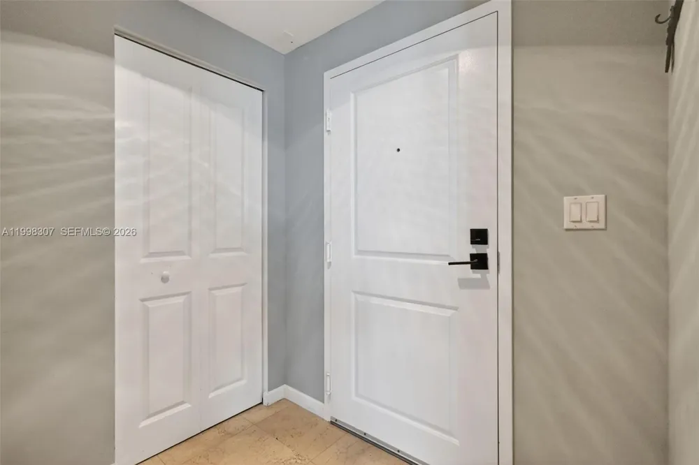 7910 Harbor Island Dr #406 North Bay Village, FL 33141