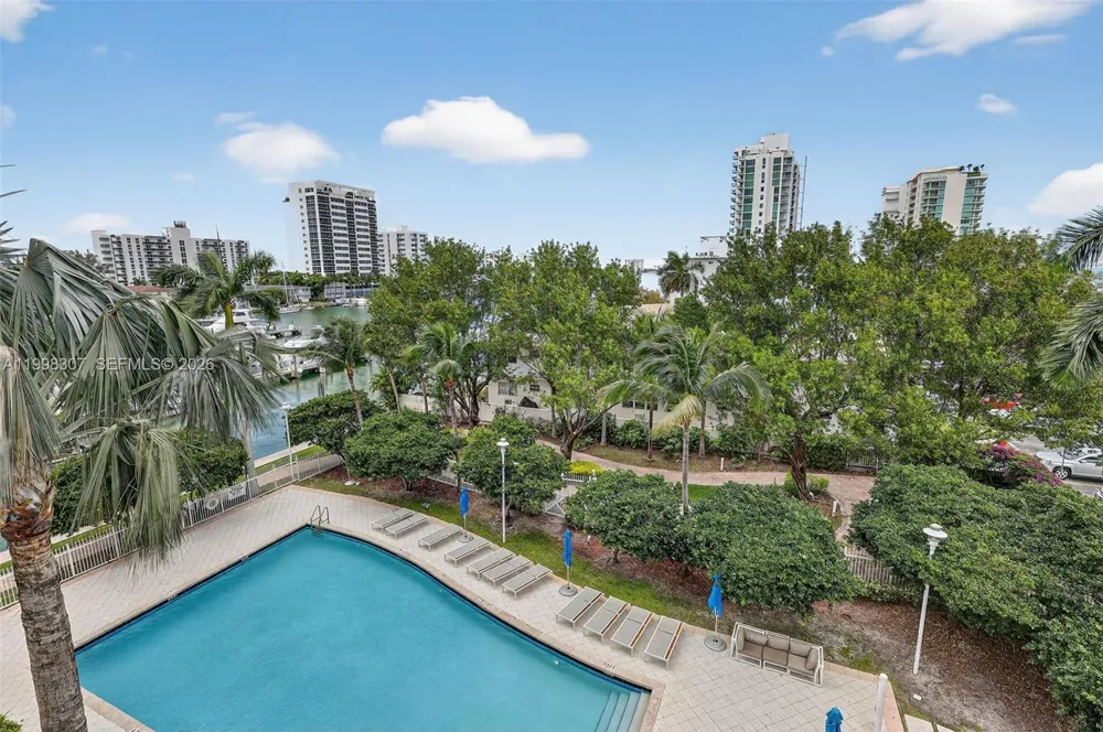 7910 Harbor Island Dr #406 North Bay Village, FL 33141