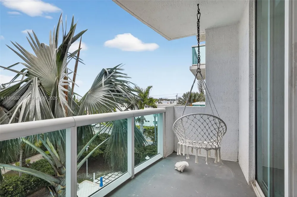 7910 Harbor Island Dr #406 North Bay Village, FL 33141