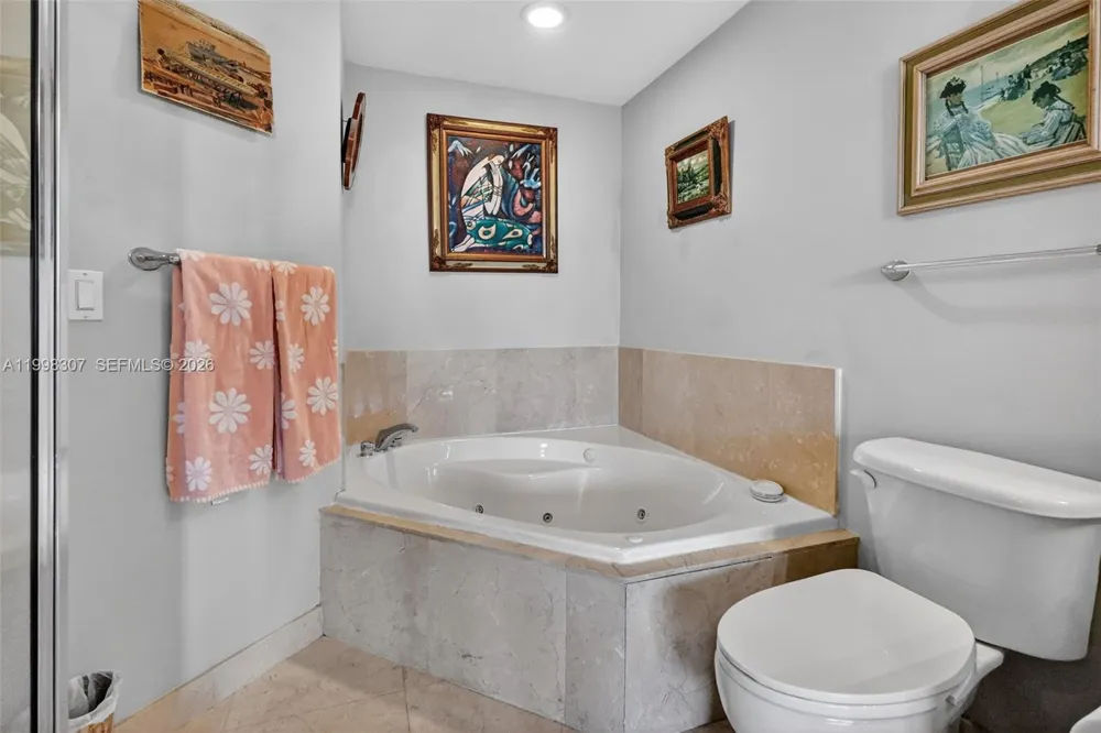 7910 Harbor Island Dr #406 North Bay Village, FL 33141