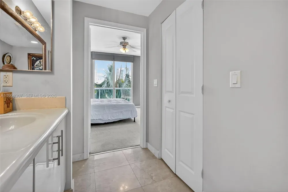 7910 Harbor Island Dr #406 North Bay Village, FL 33141