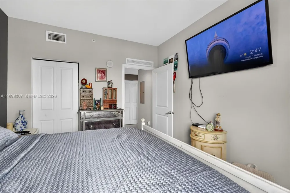 7910 Harbor Island Dr #406 North Bay Village, FL 33141