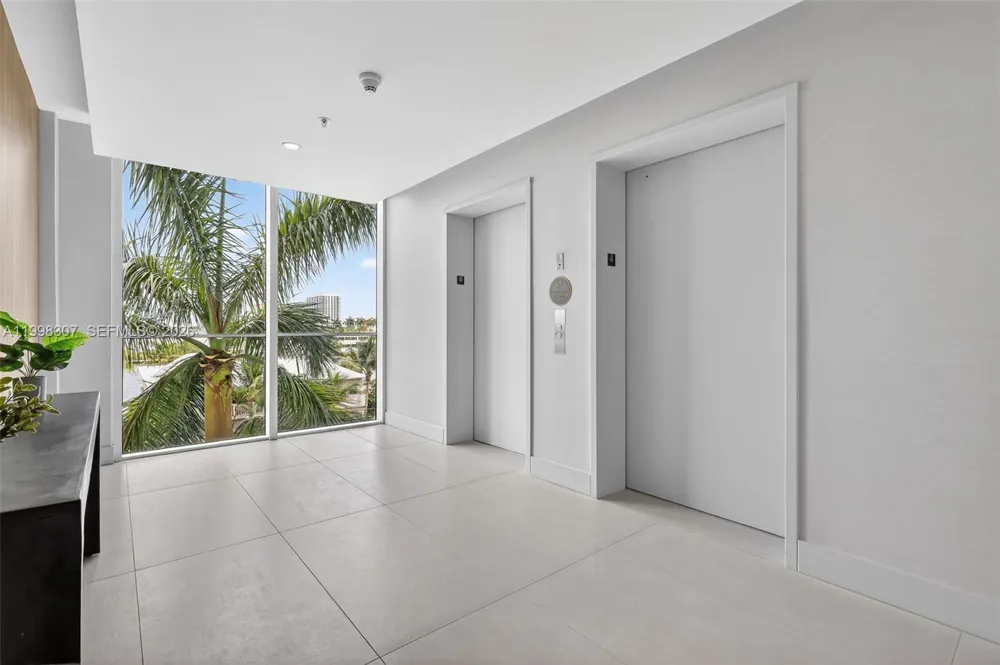 7910 Harbor Island Dr #406 North Bay Village, FL 33141