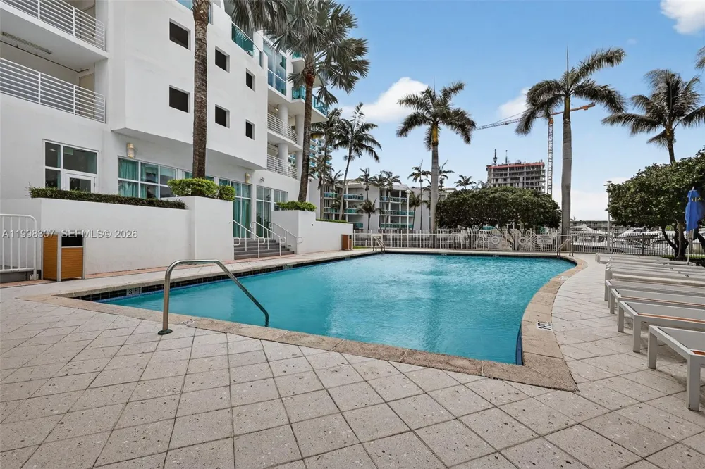 7910 Harbor Island Dr #406 North Bay Village, FL 33141