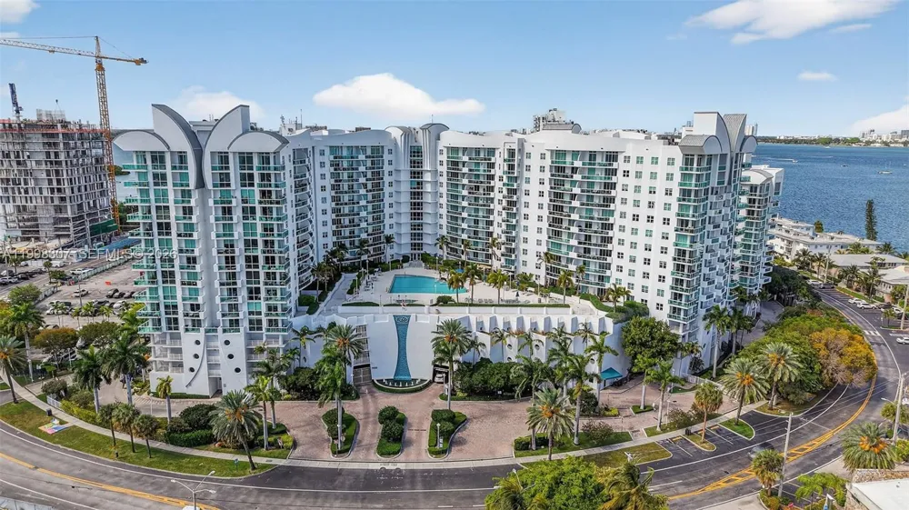 7910 Harbor Island Dr #406 North Bay Village, FL 33141