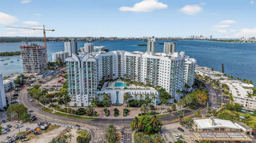 7910 Harbor Island Dr #406 North Bay Village, FL 33141