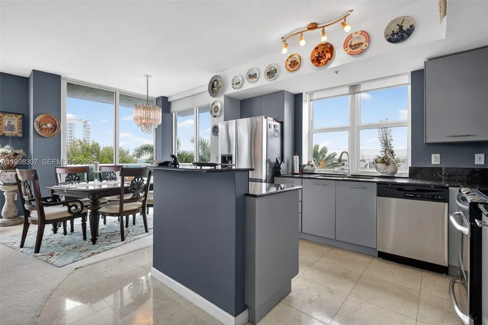 7910 Harbor Island Dr #406 North Bay Village, FL 33141