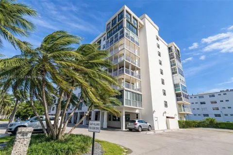 550 Ocean Drive #3H
