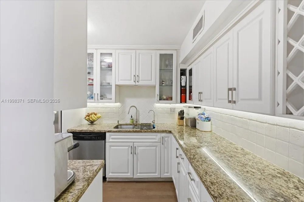 550 Ocean Drive #3H Key Biscayne, FL 33149