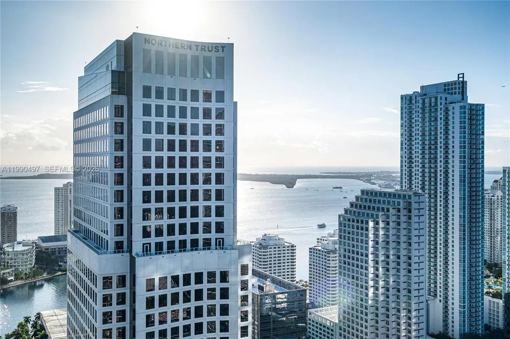 68 SE 6th St #3711 Miami, FL 33131