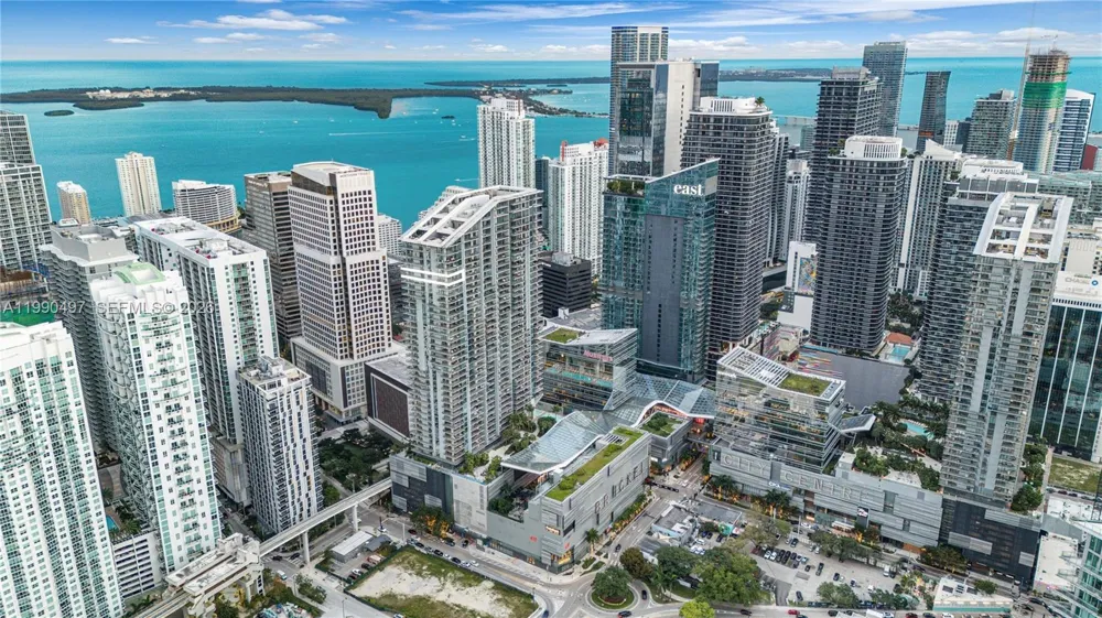 68 SE 6th St #3711 Miami, FL 33131