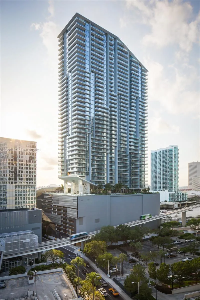 68 SE 6th St #3711 Miami, FL 33131