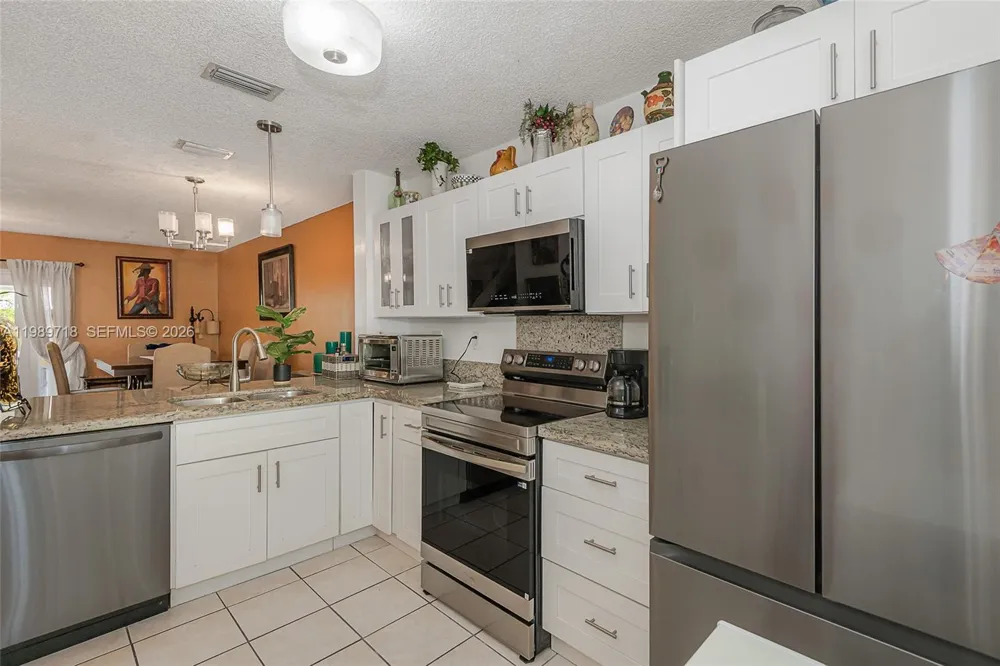 17757 SW 141st Ct Miami, FL 33177