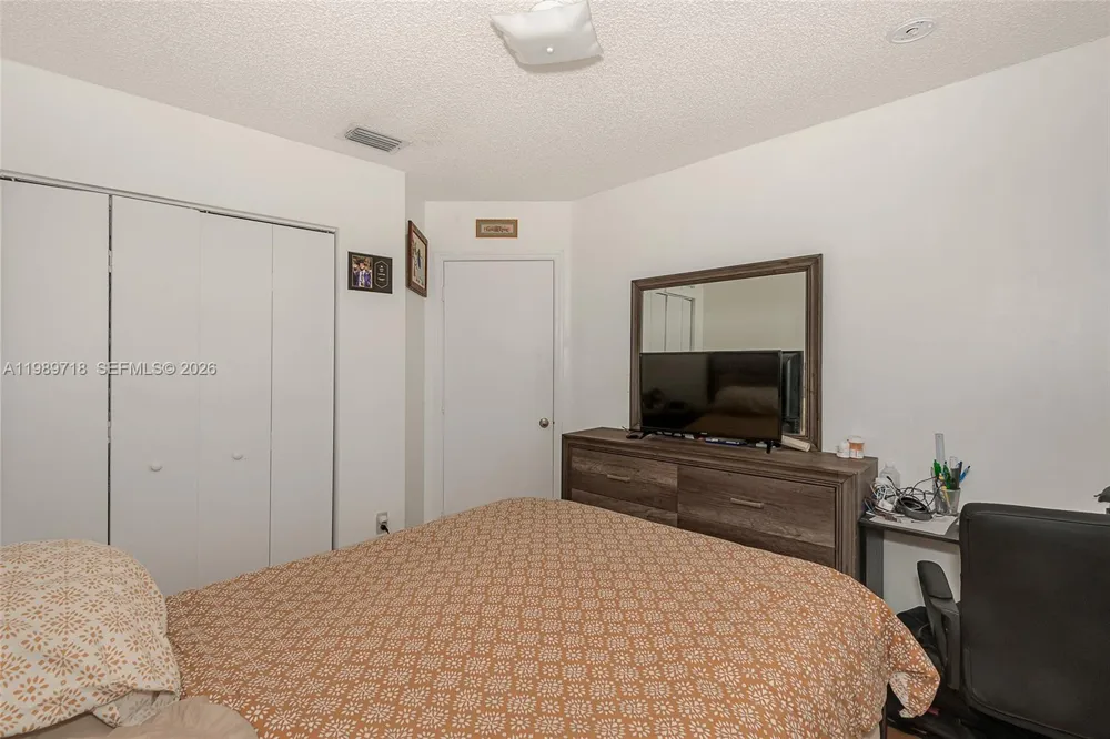 17757 SW 141st Ct Miami, FL 33177