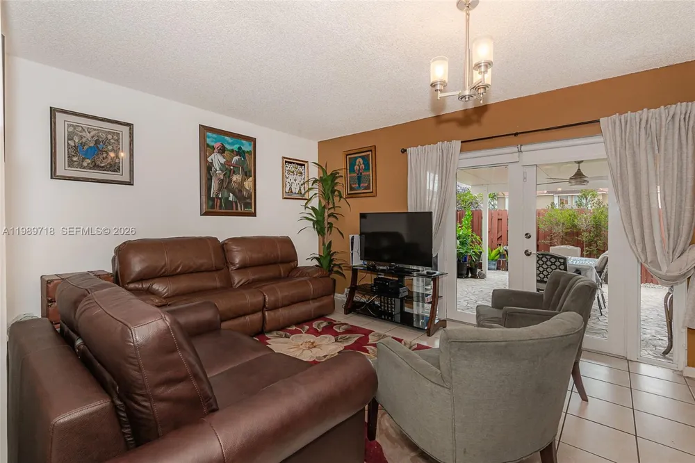 17757 SW 141st Ct Miami, FL 33177