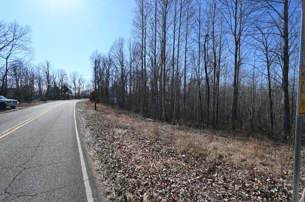2172 Airport Ridge Rd Linden, TN 37096