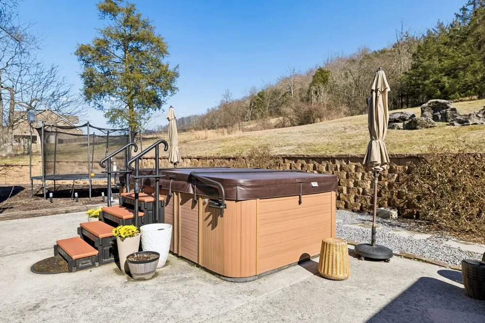 4556 Gossburg Rd Beechgrove, TN 37018