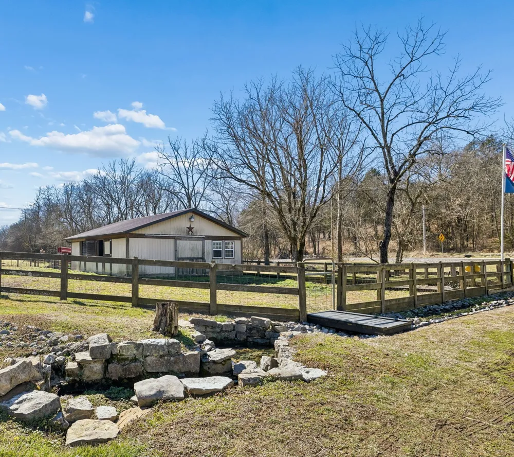 4556 Gossburg Rd Beechgrove, TN 37018