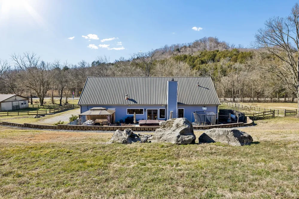 4556 Gossburg Rd Beechgrove, TN 37018